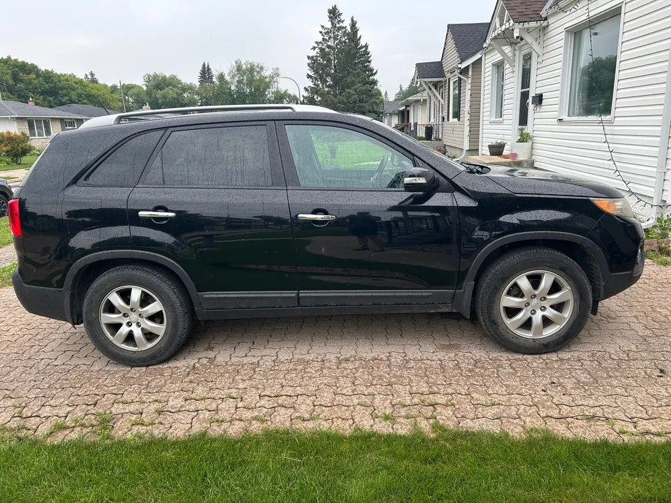 Kia Sorento 2011 photo 3