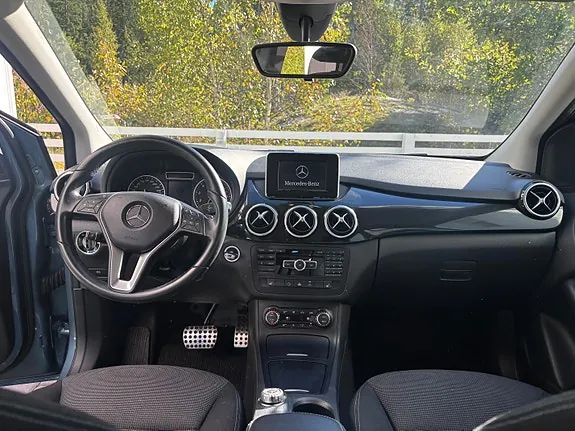 Mercedes-Benz B180 2013 photo 4