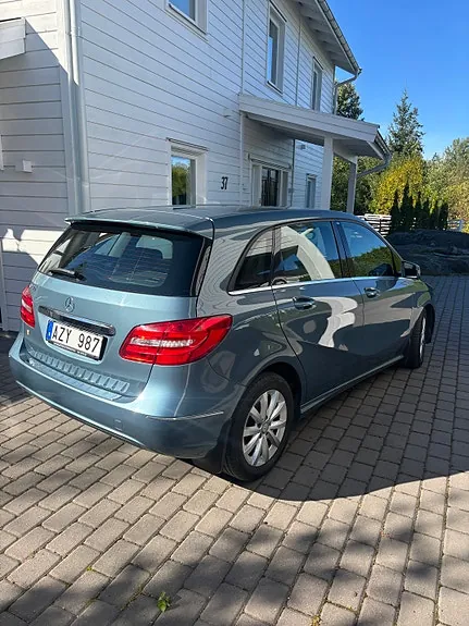 Mercedes-Benz B180 2013 photo 2