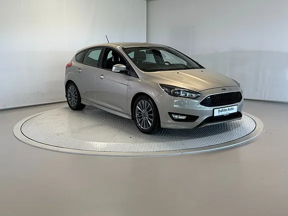 Ford Focus 2018 photo 2