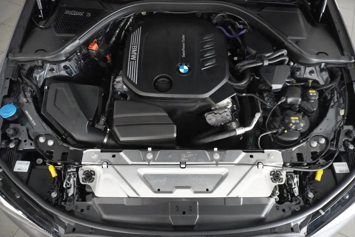 BMW 3 Series 2021 photo 2