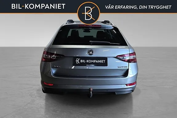 Skoda Superb 2016 photo 4
