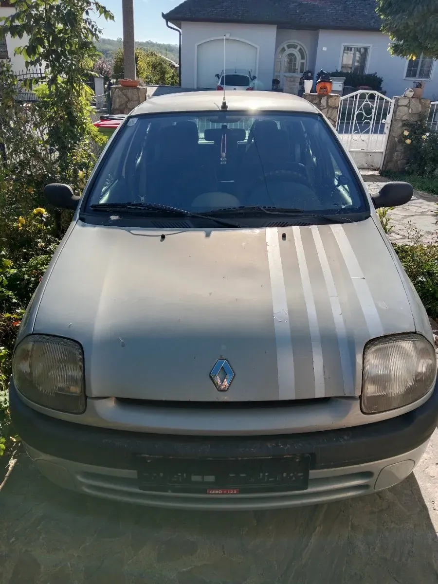 Renault Clio 2000 photo 3
