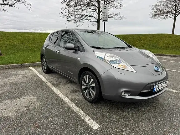 Nissan Leaf 2016 photo 2