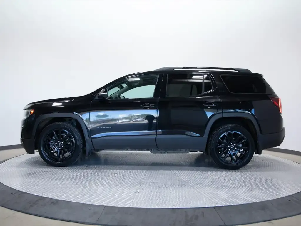 GMC Acadia 2023 photo 2