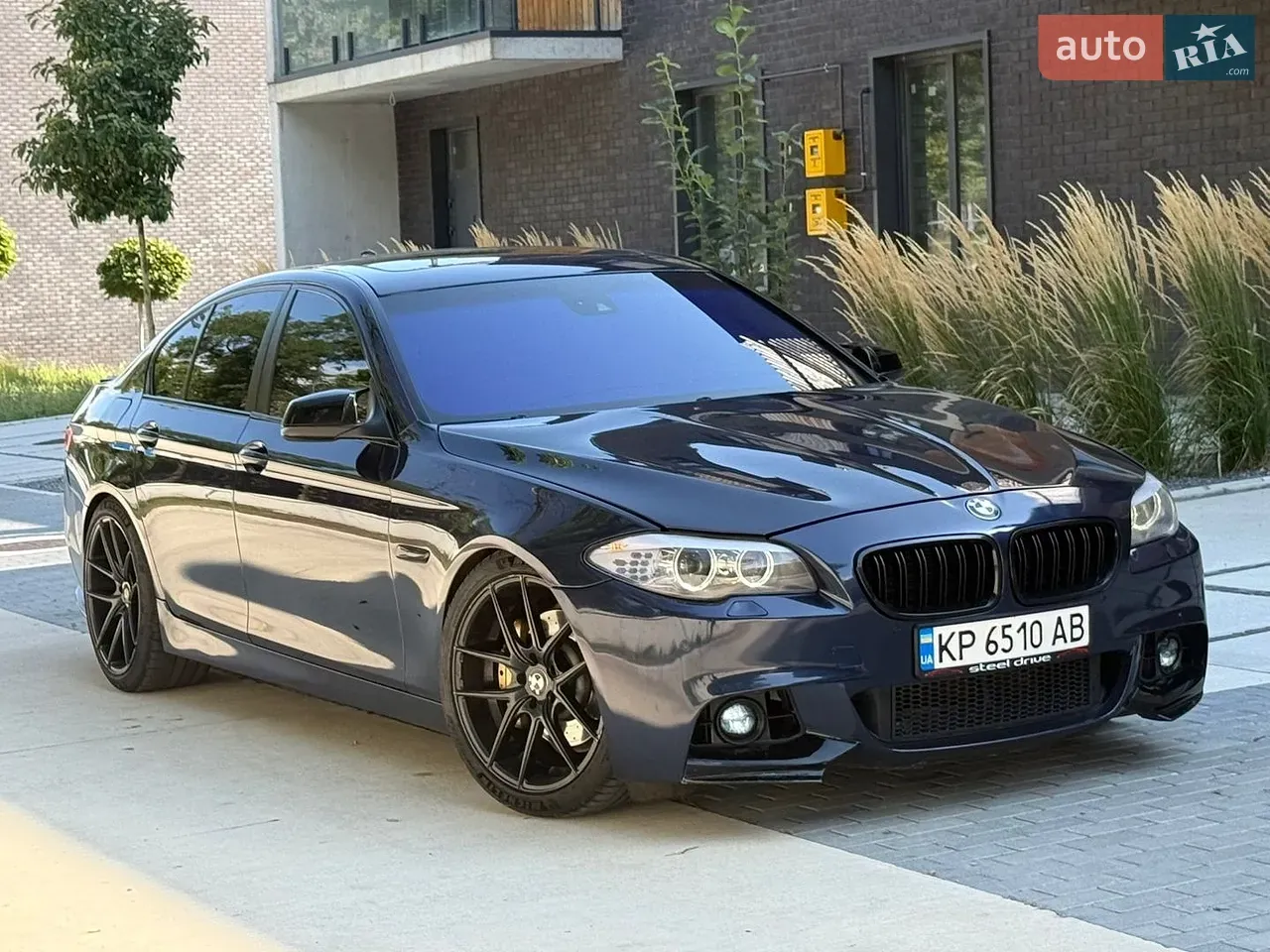 BMW 5 Series 2012 photo 3