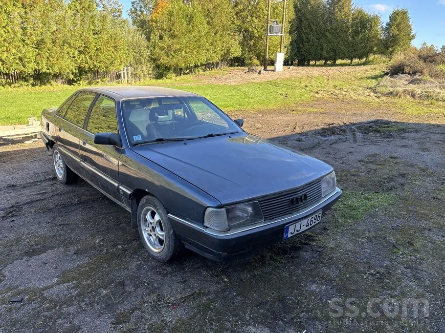 Audi 100