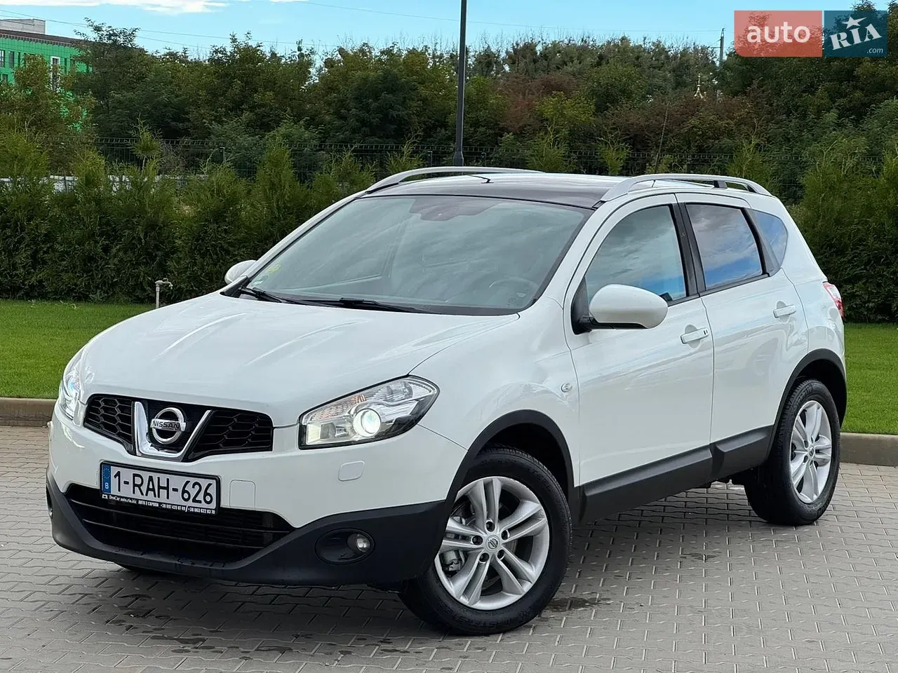 Nissan Qashqai 2012 photo 2