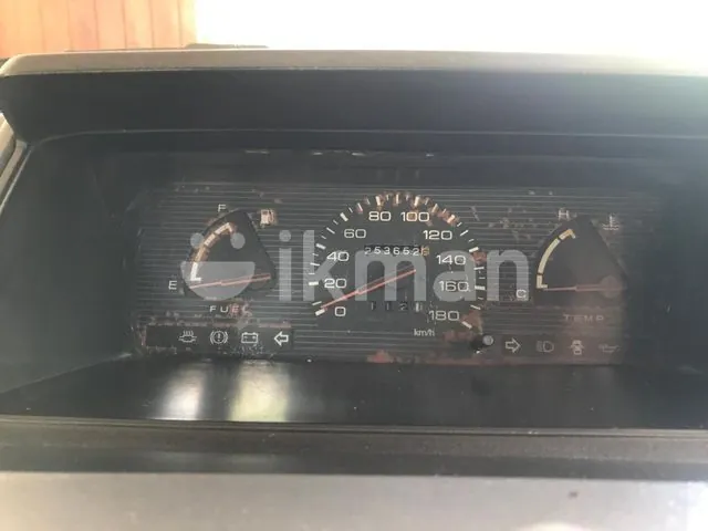 Mitsubishi Lancer 1990 photo 4