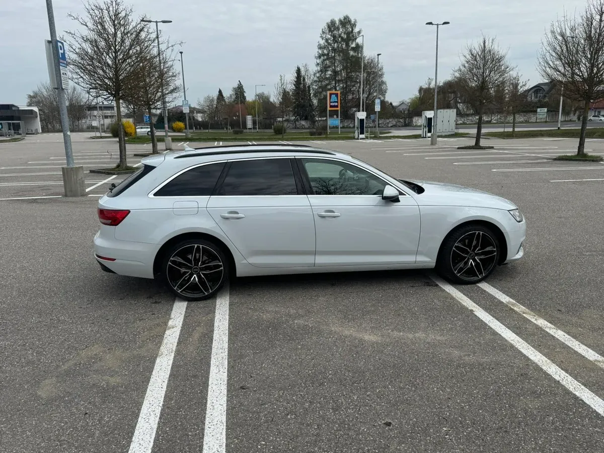Audi A4 2017 photo 3