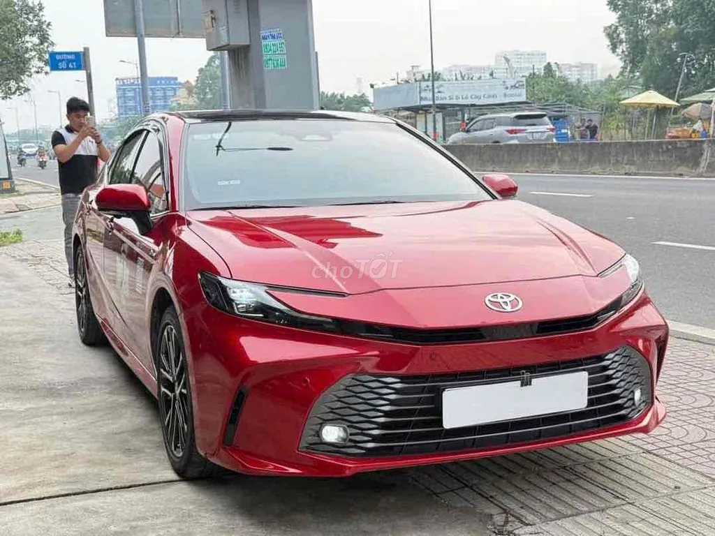 Toyota Camry 2025 photo 2