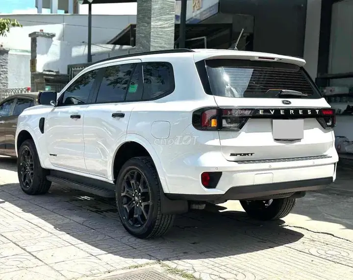 Ford Everest 2022 photo 2