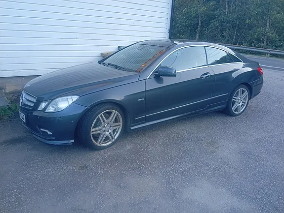 Mercedes-Benz E220 2011 photo 3