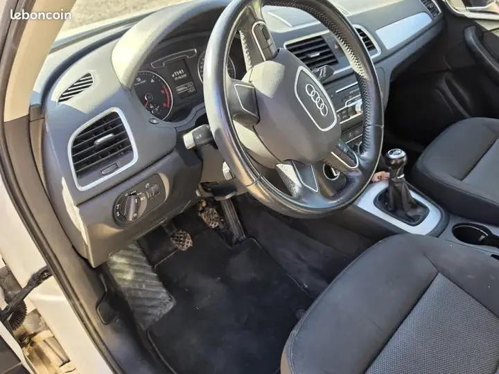 Audi Q3 2015 photo 3