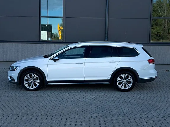 Volkswagen Passat Alltrack 2018 photo 2