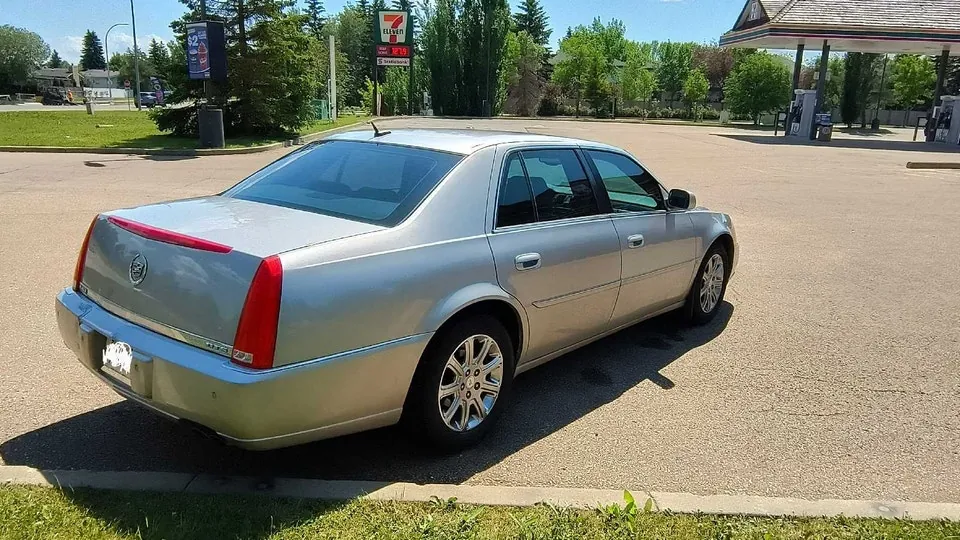 Cadillac Dts 2008 photo 3