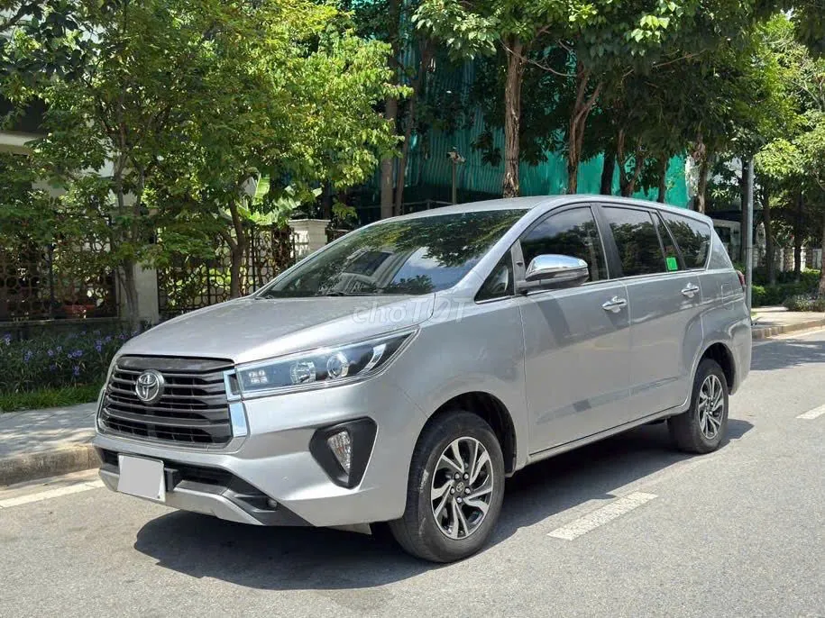 Toyota Innova 2022 photo 2