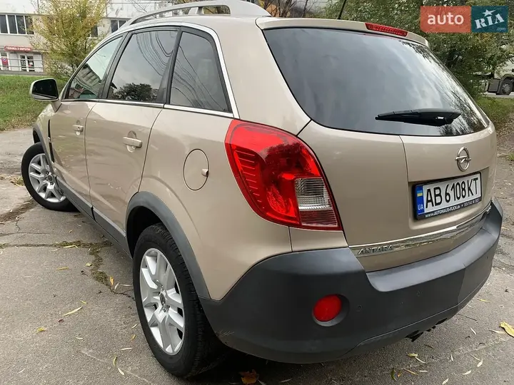 Opel Antara 2011 photo 4