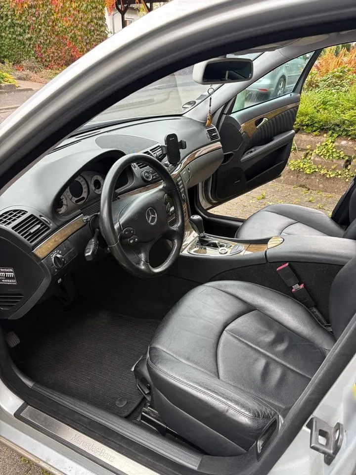 Mercedes-Benz E 280