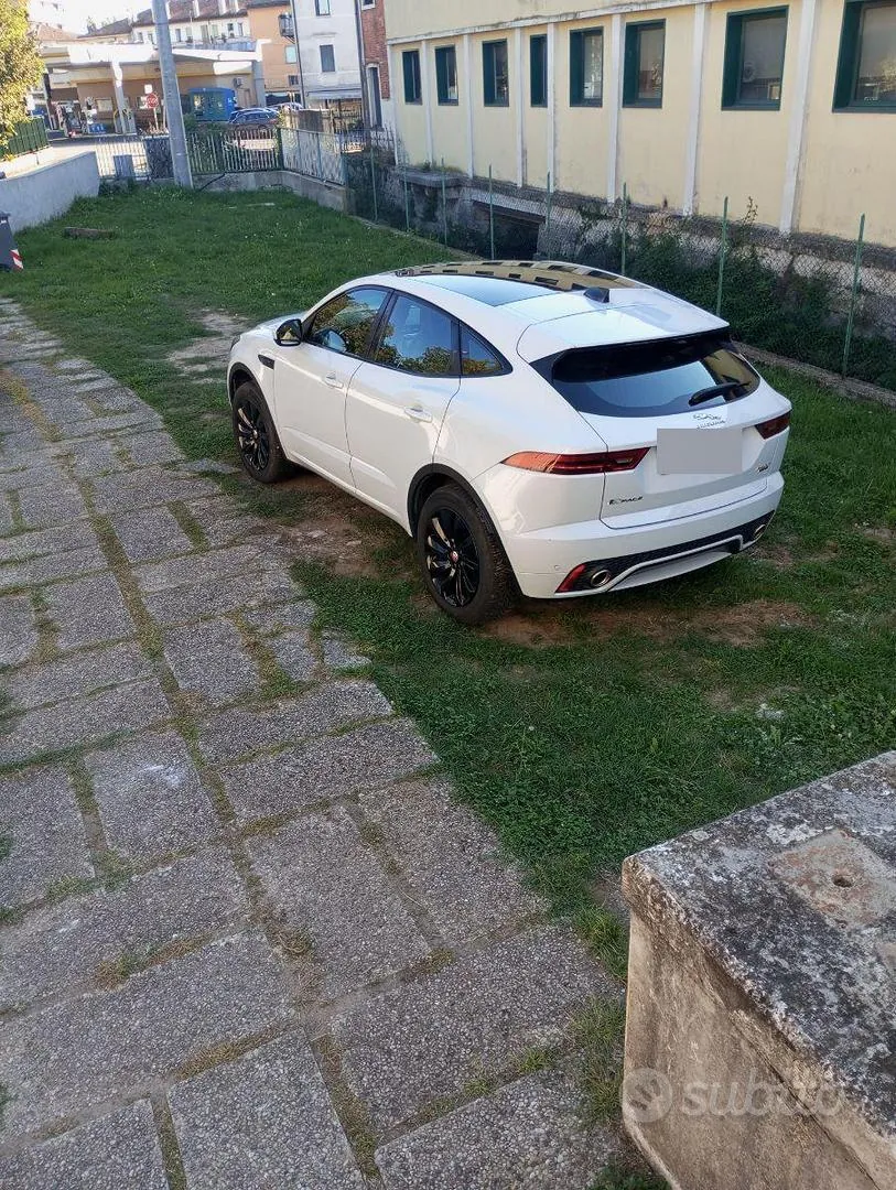 Jaguar E-Pace 2020 photo 2