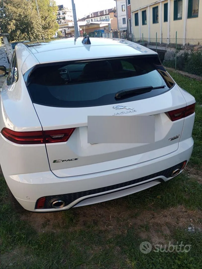 Jaguar E-Pace 2020 photo 5