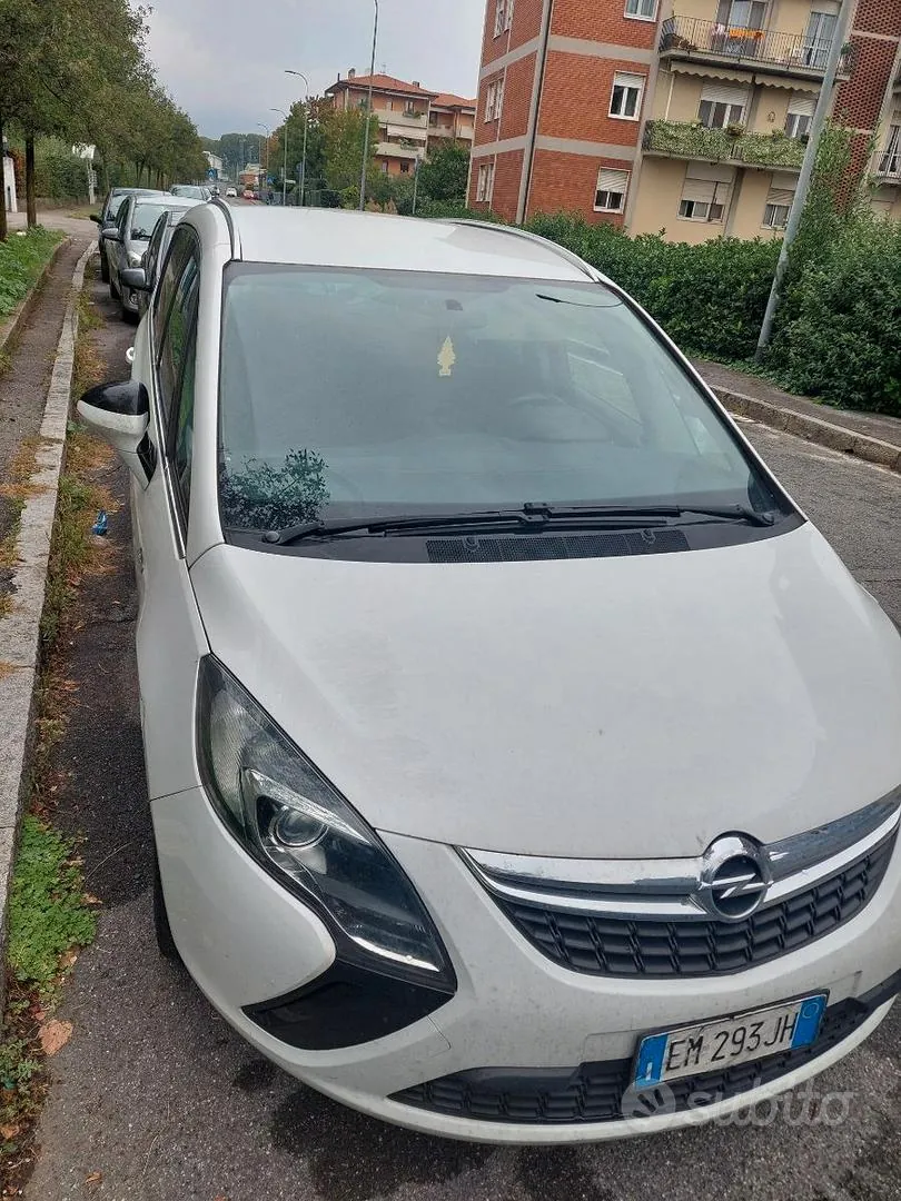 Opel Zafira 2012 photo 2