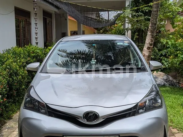 Toyota Vitz 2016 photo 2
