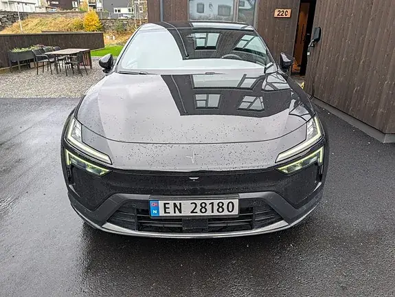 Polestar 4 2025 photo 2