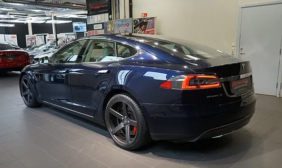 Tesla Model S 2015 photo 4
