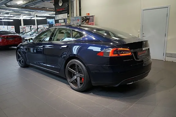 Tesla Model S 2015 photo 5