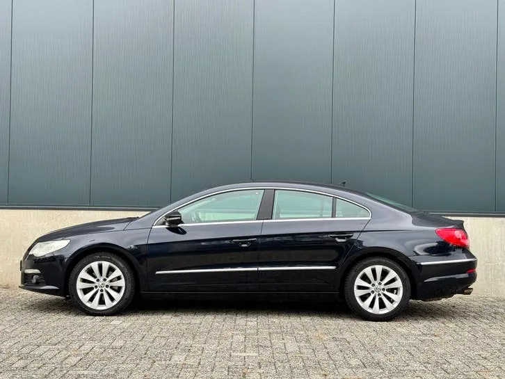 Volkswagen Passat Cc 2010 photo 2