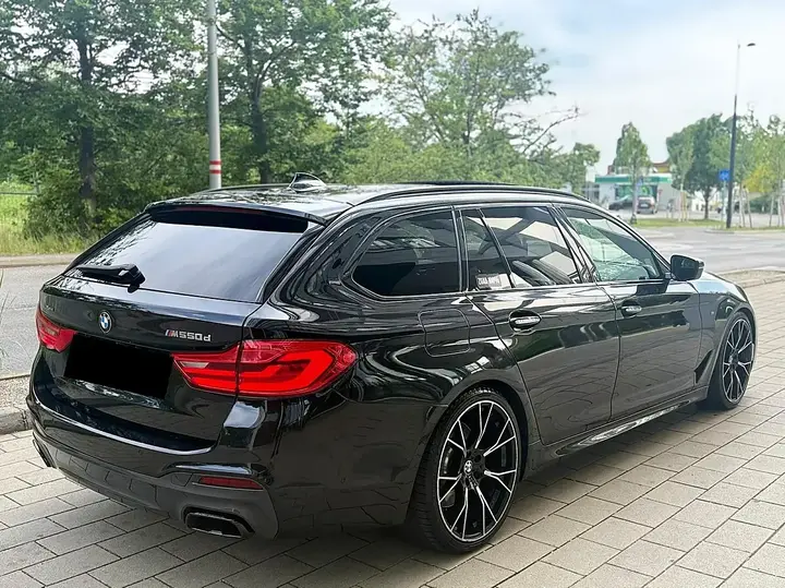 BMW 5 Series 2017 photo 3