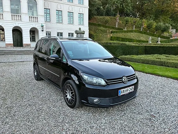 Volkswagen Touran 2013 photo 2