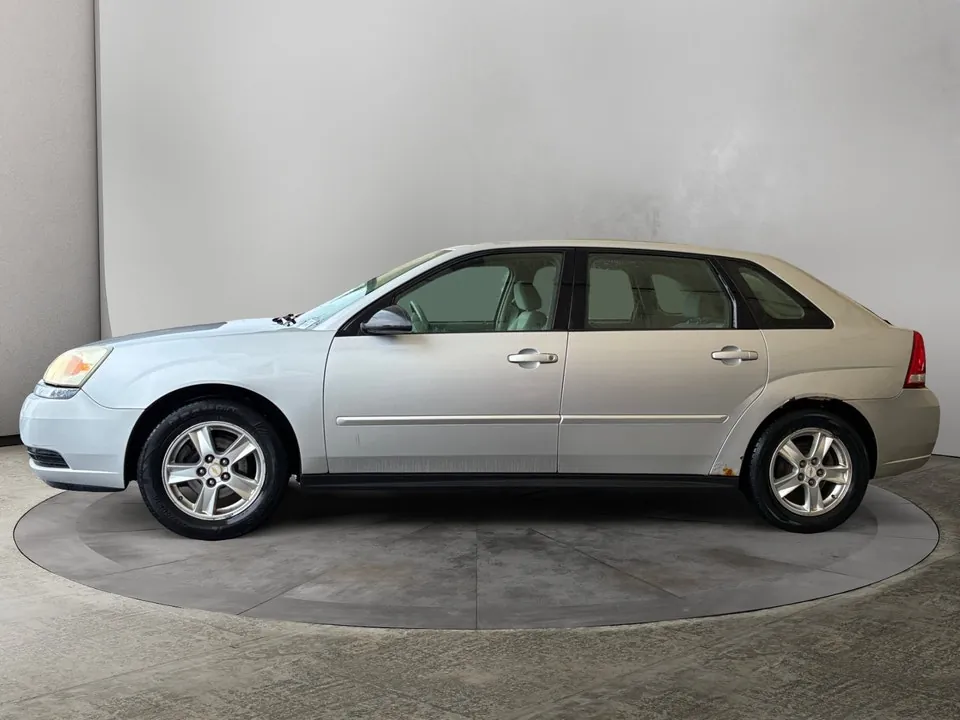 Chevrolet Malibu Maxx 2005 photo 2