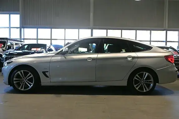 BMW 320D 2017 photo 2