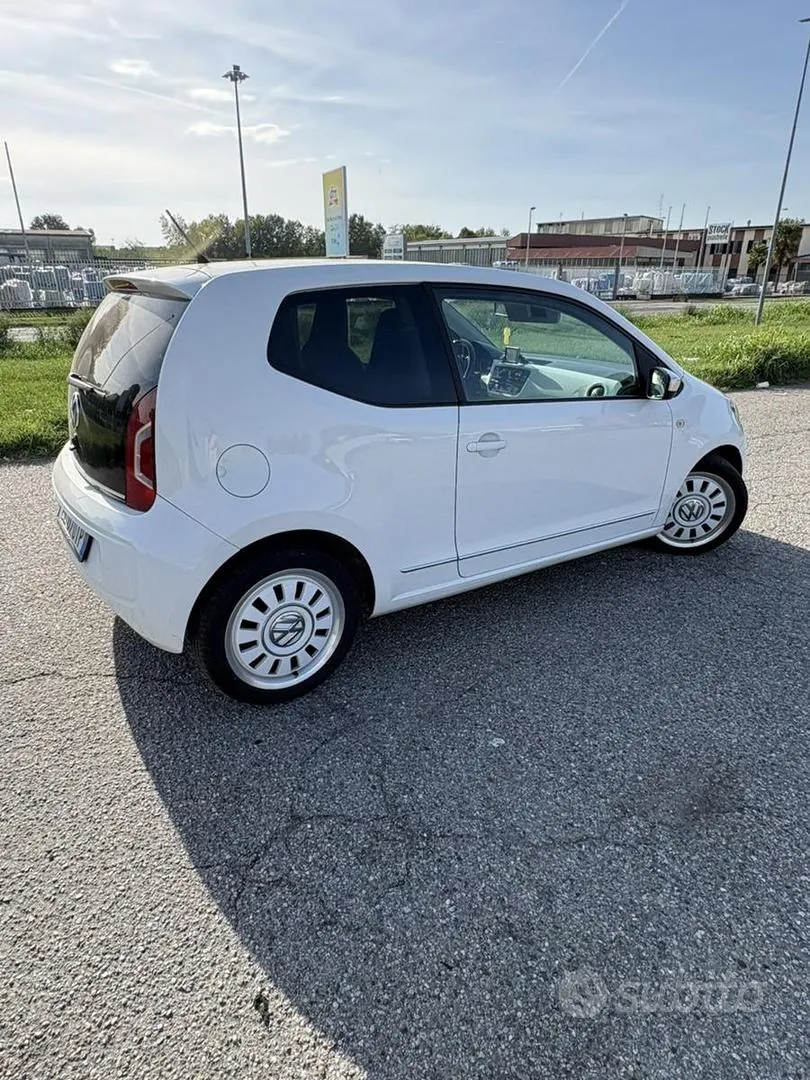 Volkswagen Up 2012 photo 3