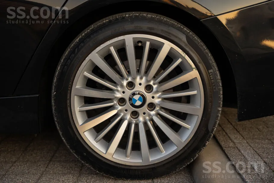 BMW 320D 2013 photo 3