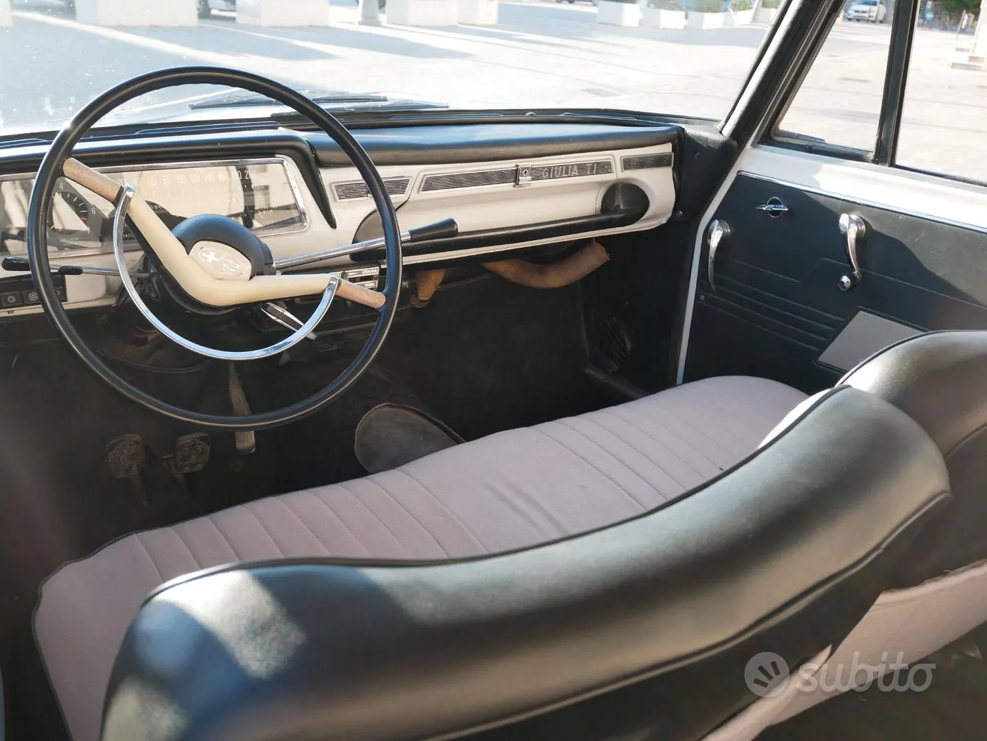 Alfa Romeo Giulia 1960 photo 4