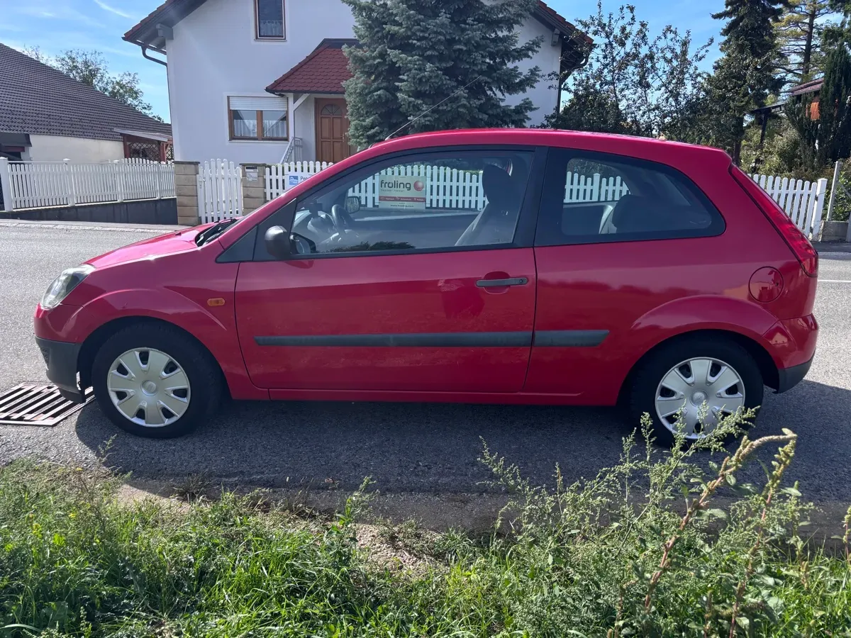 Ford Fiesta 2006 photo 2