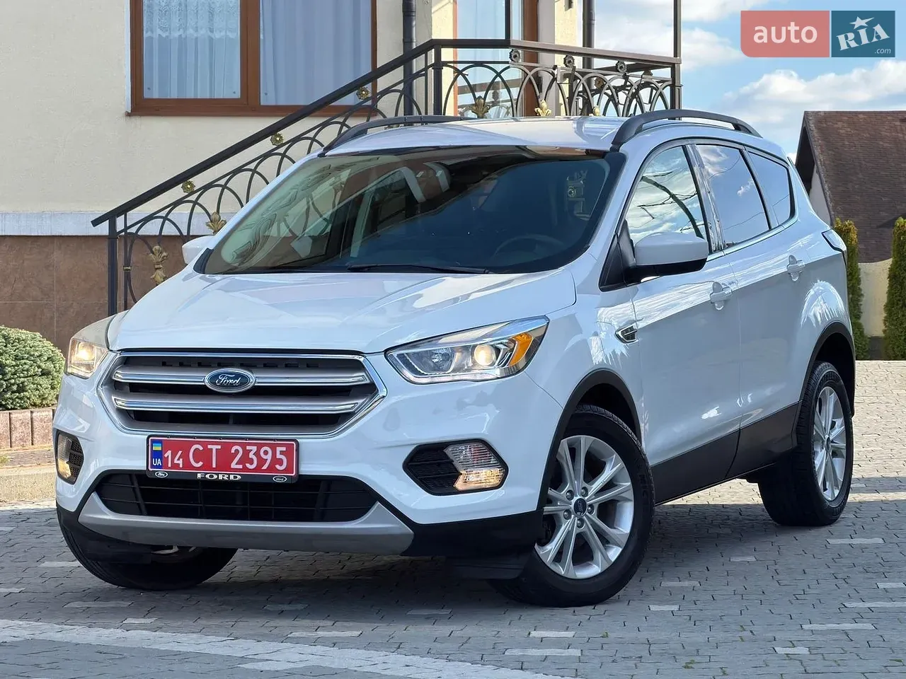 Ford Escape 2018 photo 2