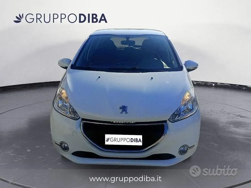 Peugeot 208 2013 photo 2