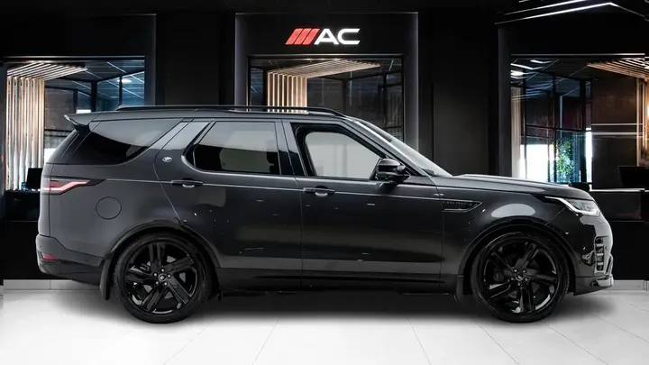 Land Rover Discovery 2025 photo 3