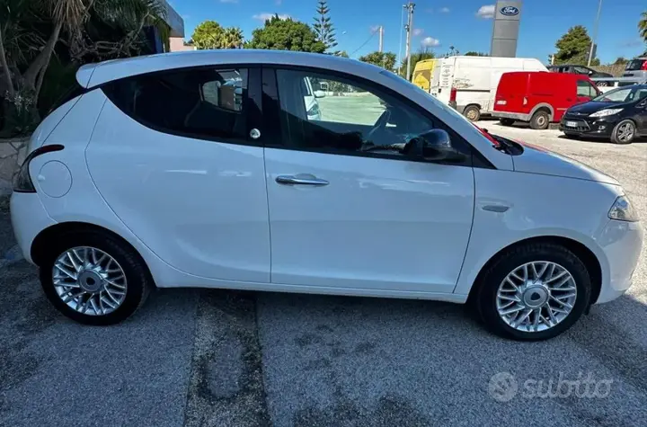 Lancia Ypsilon 2014 photo 5