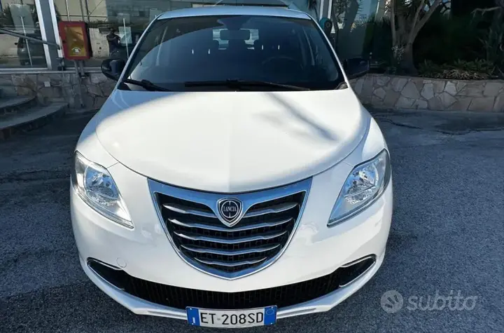 Lancia Ypsilon 2014 photo 4