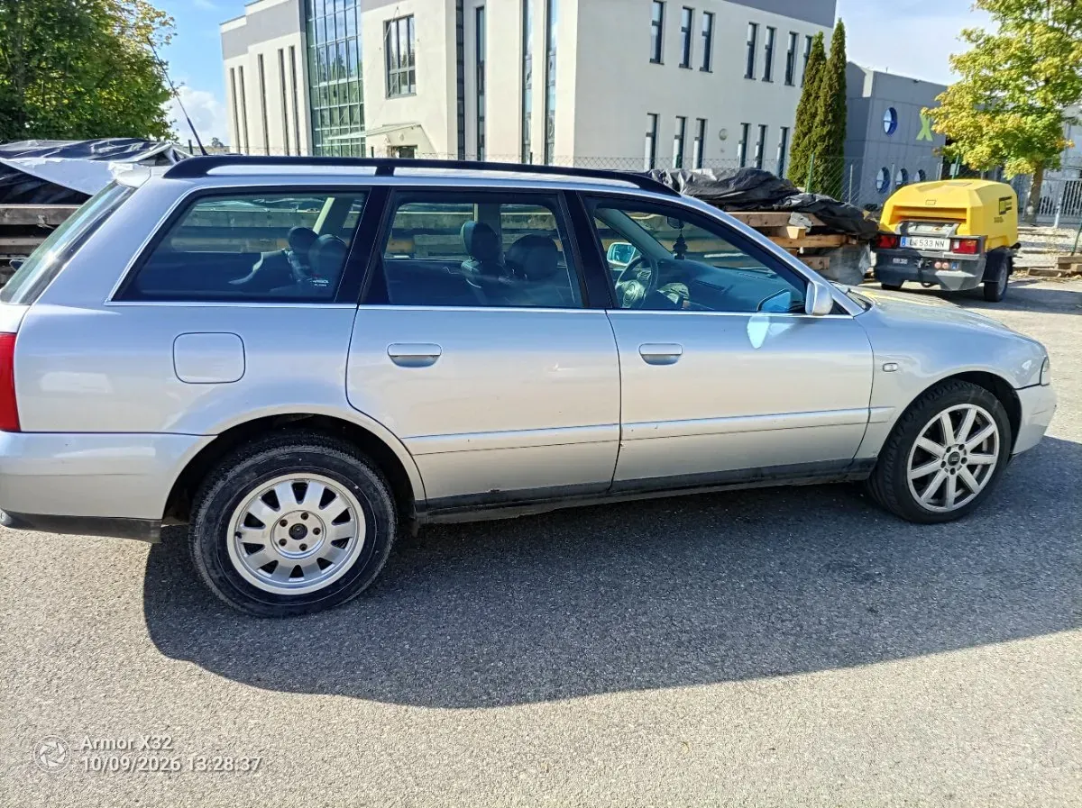 Audi A4 2000 photo 2