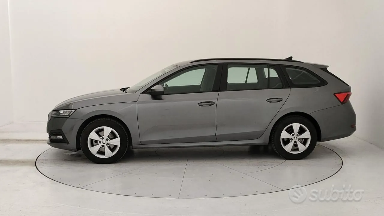 Skoda Octavia 2023 photo 2