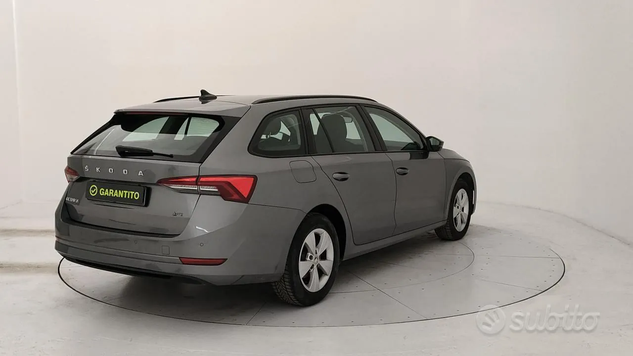 Skoda Octavia 2023 photo 5