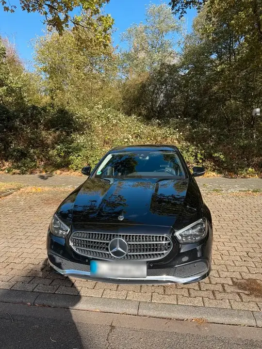 Mercedes-Benz E200