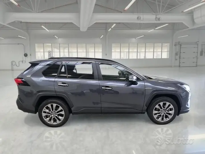 Toyota Rav4 2023 photo 3