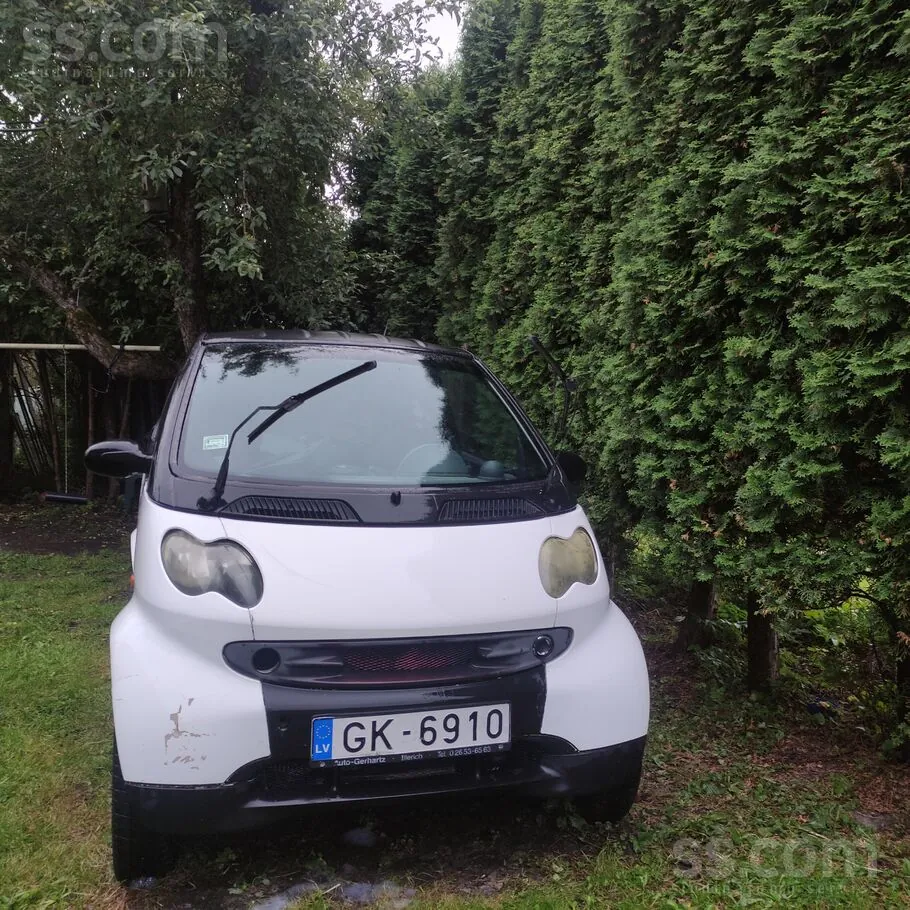 Smart Fortwo 2002 photo 2
